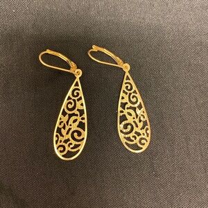 Dainty gold dangle earrings